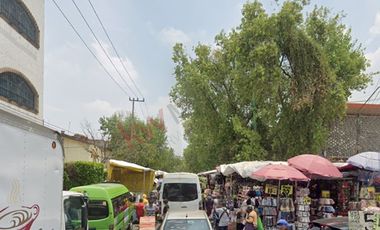 LOCAL EN RENTA CON BODEGA EN LA MERCED, ZONA DE ALTA AFLUENCIA PEATONAL.