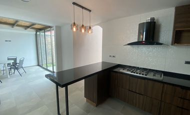 Venta casa remodelada en Estrella del Sur, Angelópolis