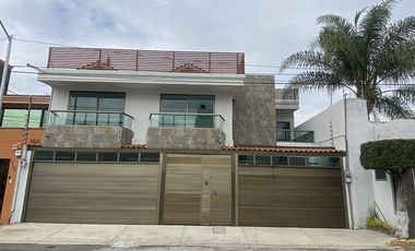 Venta casa remodelada en Estrella del Sur, Angelópolis
