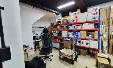 Oficina en Arriendo en Av. Apoquindo frente a Municipalidad e Las Condes