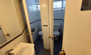 Oficina en Arriendo en Av. Apoquindo frente a Municipalidad e Las Condes