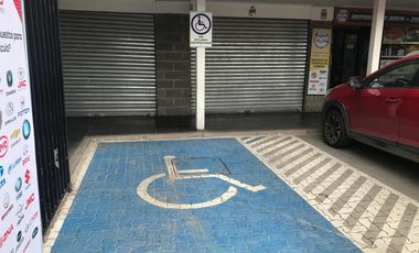 ¡Local Comercial  Médicos, otros!