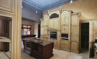 Casa en venta al norte de Saltillo, Residencial Jardines de Versalles