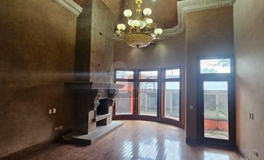 Casa en venta al norte de Saltillo, Residencial Jardines de Versalles