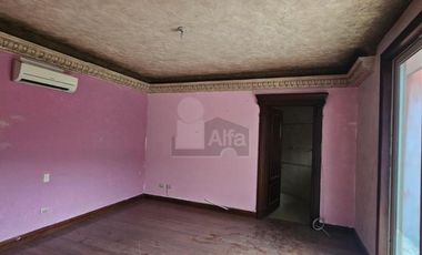 Casa en venta al norte de Saltillo, Residencial Jardines de Versalles