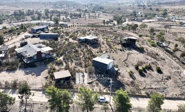 2500 m2  con 2 CABAÑAS EN VALLE DE GUADALUPE