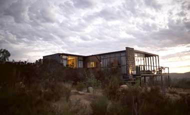 2500 m2  con 2 CABAÑAS EN VALLE DE GUADALUPE