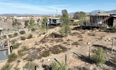 2500 m2  con 2 CABAÑAS EN VALLE DE GUADALUPE