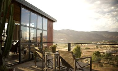 2500 m2  con 2 CABAÑAS EN VALLE DE GUADALUPE