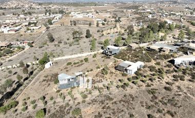 2500 m2  con 2 CABAÑAS EN VALLE DE GUADALUPE