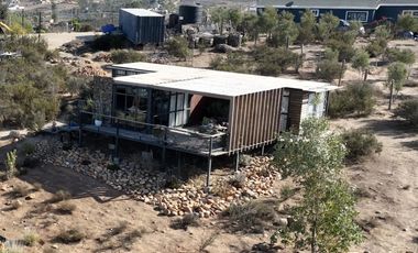 2500 m2  con 2 CABAÑAS EN VALLE DE GUADALUPE