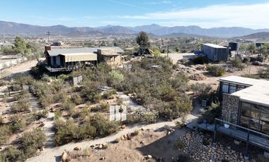 2500 m2  con 2 CABAÑAS EN VALLE DE GUADALUPE