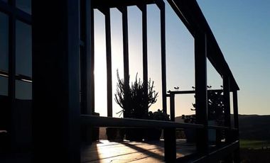 2500 m2  con 2 CABAÑAS EN VALLE DE GUADALUPE