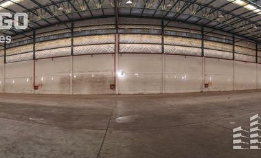 Deposito en alquiler 4200 m2 ideal templo, cancha de padel, supermercado, estacionamiento concesionaria- William Morris Hurlingham