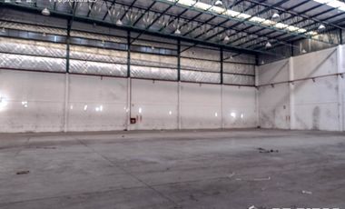 Deposito en alquiler 4200 m2 ideal templo, cancha de padel, supermercado, estacionamiento concesionaria- William Morris Hurlingham