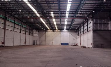 Deposito en alquiler 4200 m2 ideal templo, cancha de padel, supermercado, estacionamiento concesionaria- William Morris Hurlingham