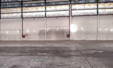 Deposito en alquiler 4200 m2 ideal templo, cancha de padel, supermercado, estacionamiento concesionaria- William Morris Hurlingham