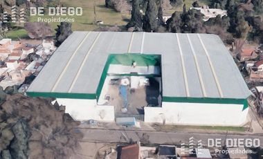 Deposito en alquiler 4200 m2 ideal templo, cancha de padel, supermercado, estacionamiento concesionaria- William Morris Hurlingham