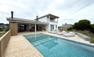 Casa en  venta en costa Esmeralda residencial 2 lote 239