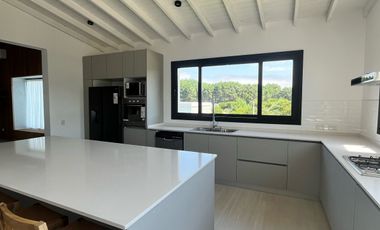 Casa en  venta en costa Esmeralda residencial 2 lote 239