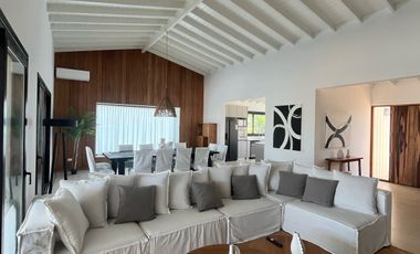 Casa en  venta en costa Esmeralda residencial 2 lote 239