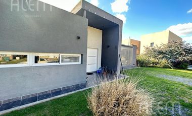 Casa en  venta en Barrio Privado Don Joaquin Canning