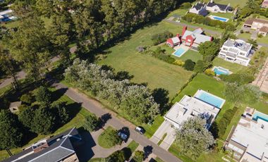 Lote de Terreno de 2.400 m2 en Kentucky