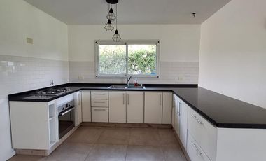 RBS. HERMOSA CASA EN EL CAMPO FINCAS EXCLUSIVAS, CARDALES.