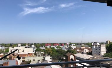 Departamento 3 ambientes en venta en la mejor ubicación de Lomas de Zamora Oeste