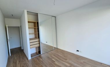 Venta y alquiler de departamento 3 ambientes en PB con jardin propio cochera y baulera  Nordelta