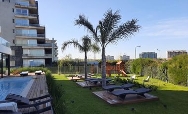 Venta y alquiler de departamento 3 ambientes en PB con jardin propio cochera y baulera  Nordelta