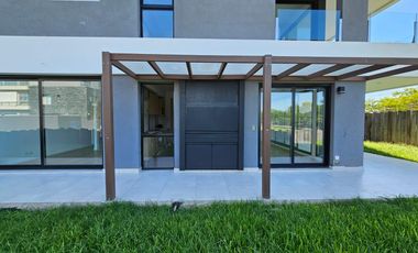 Venta y alquiler de departamento 3 ambientes en PB con jardin propio cochera y baulera  Nordelta