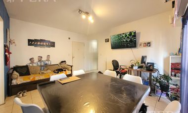 Venta departamento de 3 ambientes con balcón en Villa Lugano