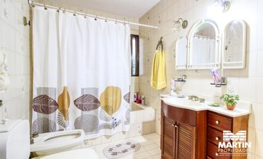 Casa en venta 5 amb con patio en Victoria