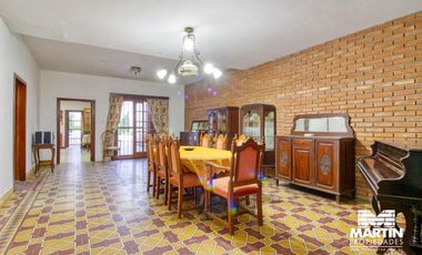 Casa en venta 5 amb con patio en Victoria