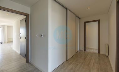 Piso de 4 ambientes con quincho, terraza y jacuzzi privados a estrenar, amenities cochera