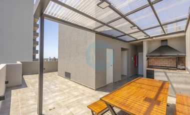Piso de 4 ambientes con quincho, terraza y jacuzzi privados a estrenar, amenities cochera