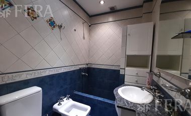 Venta de casa 3 ambientes con quincho, cochera y piscina en Quilmes Oeste