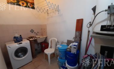 Venta de casa 3 ambientes con quincho, cochera y piscina en Quilmes Oeste