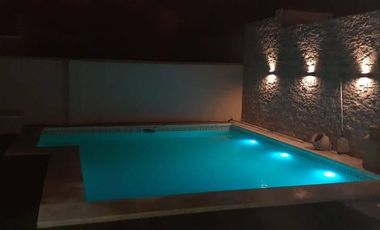 Casa en venta - 3 Dormitorios 2 Baños - Local - 333Mts2 - Bragado