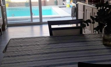 Casa en venta - 3 Dormitorios 2 Baños - Local - 333Mts2 - Bragado