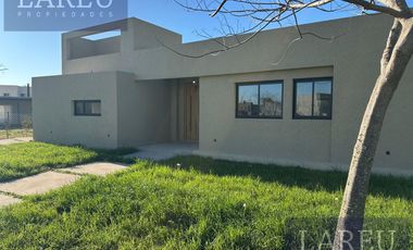 Casa en Venta - Santa Emilia, Pilar Del Este