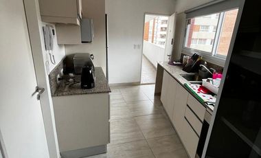 Departamento de 4 ambientes   dependencia en venta en Acassuso.