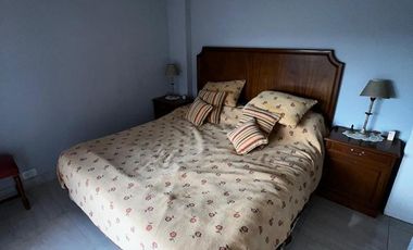 Departamento de 4 ambientes   dependencia en venta en Acassuso.