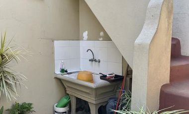 VENTA DIRECTA - Casa con entrada de auto y terraza - Excelente Ubicación