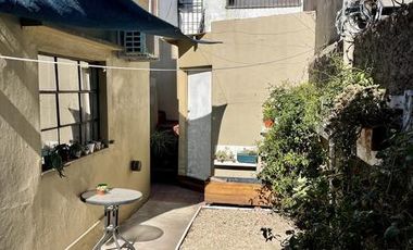 VENTA DIRECTA - Casa con entrada de auto y terraza - Excelente Ubicación