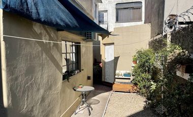 VENTA DIRECTA - Casa con entrada de auto y terraza - Excelente Ubicación