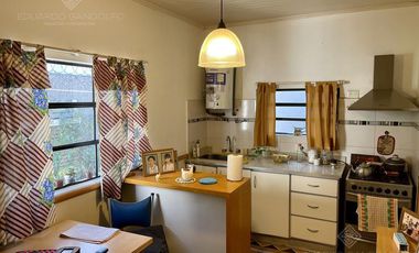 VENTA DIRECTA - Casa con entrada de auto y terraza - Excelente Ubicación