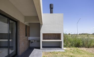 Venta casa de 2 dormitorios con piscina en EcoTierra, Pueblo Esther