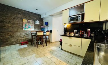 CASA VENTA MUNRO 7 AMBIENTES COCHERA